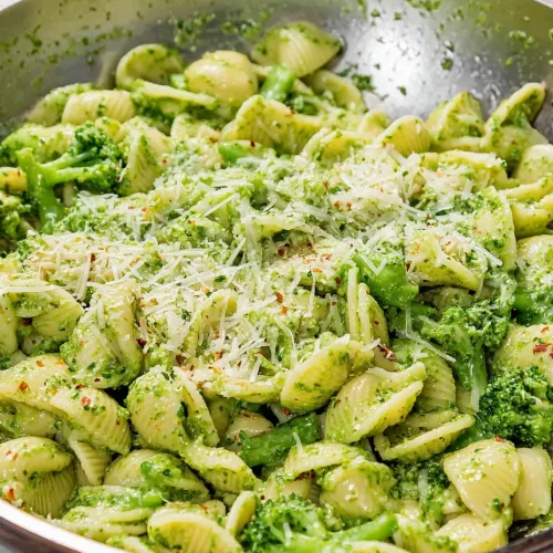 Healthy Broccoli Pasta